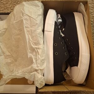 Brand New Kids Converse Chuck Taylor Low All Star II size 6
